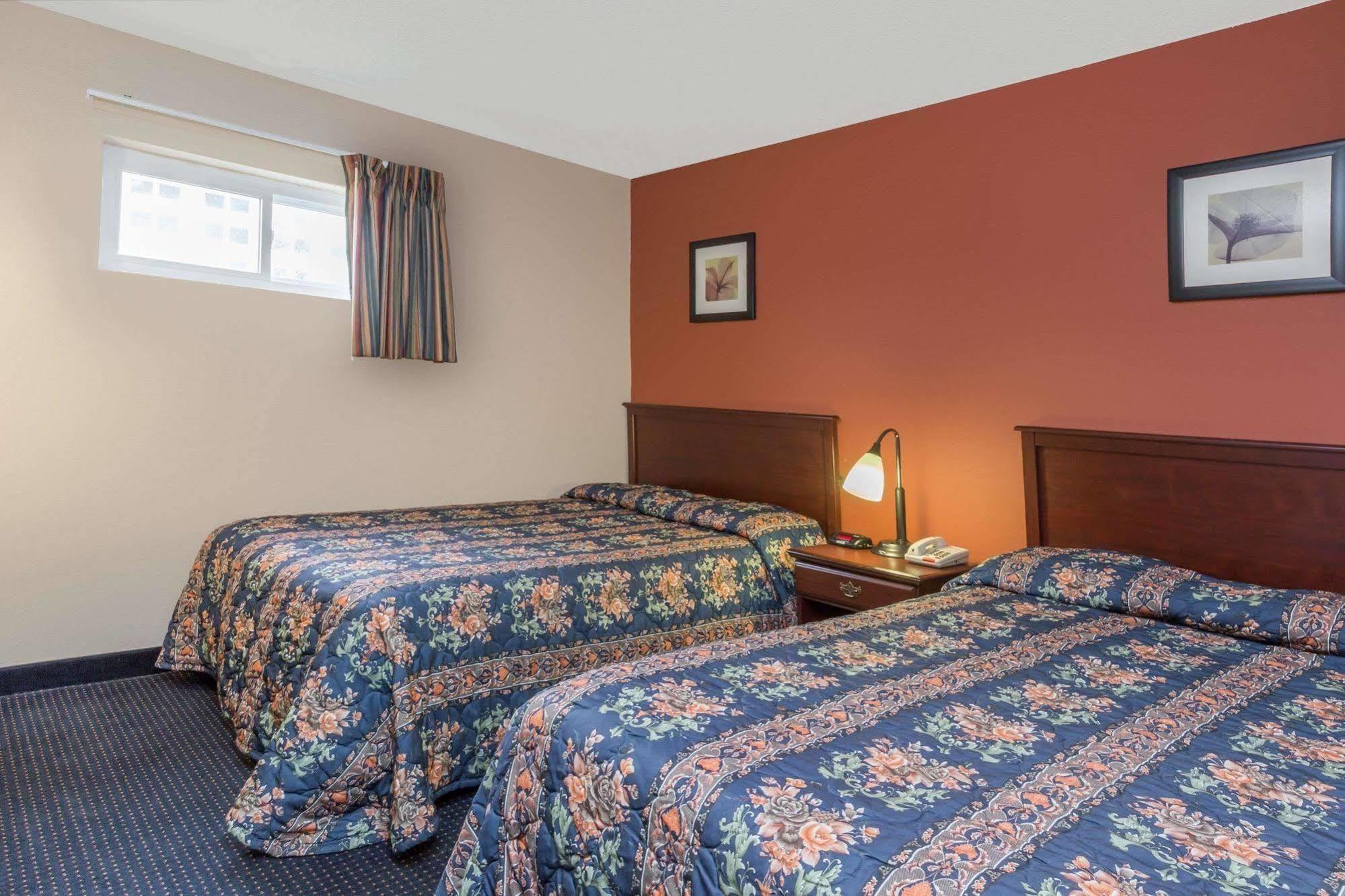 Breeze Inn & Suites, Virginia Beach Exterior photo